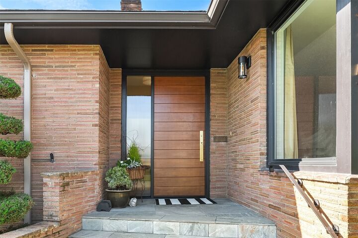 Property Photo: 7315 51st Avenue NE WA 98115