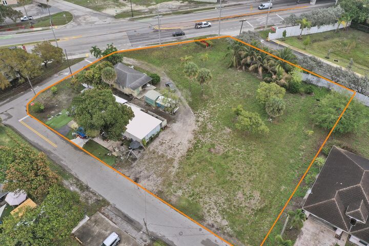 Property Photo:  1412 B NW 7 Street  FL 33069 