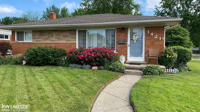 Property Photo: 1421 Beaupre Avenue MI 48071