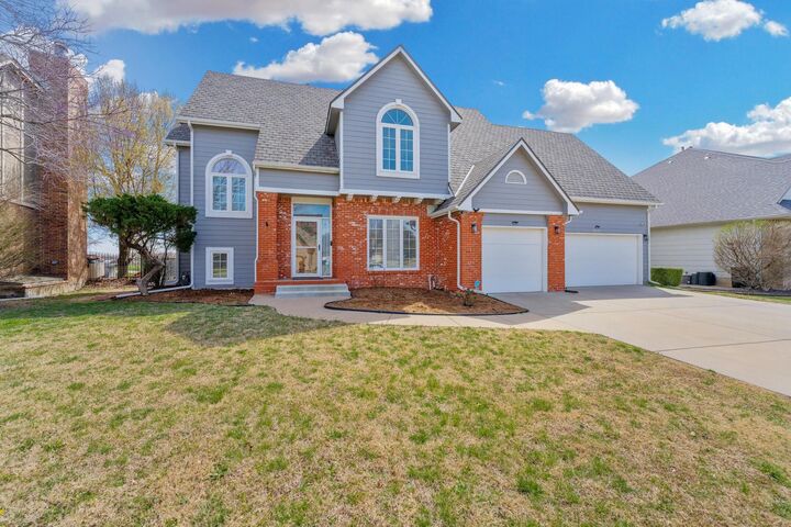 Property Photo:  2710 N Dublin Cir  KS 67226 