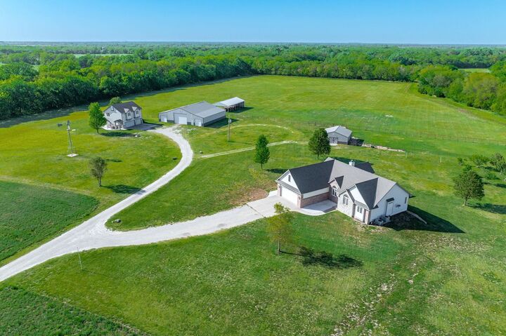 Kelly Hutton - Realtor - Heritage 1st Realty