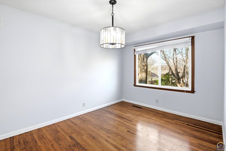 Property Photo: 3225 SW Macvicar Ave KS 66611