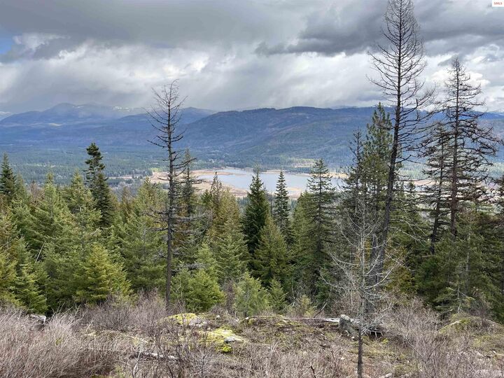 Property Photo:  206 Tomko  ID 83847 