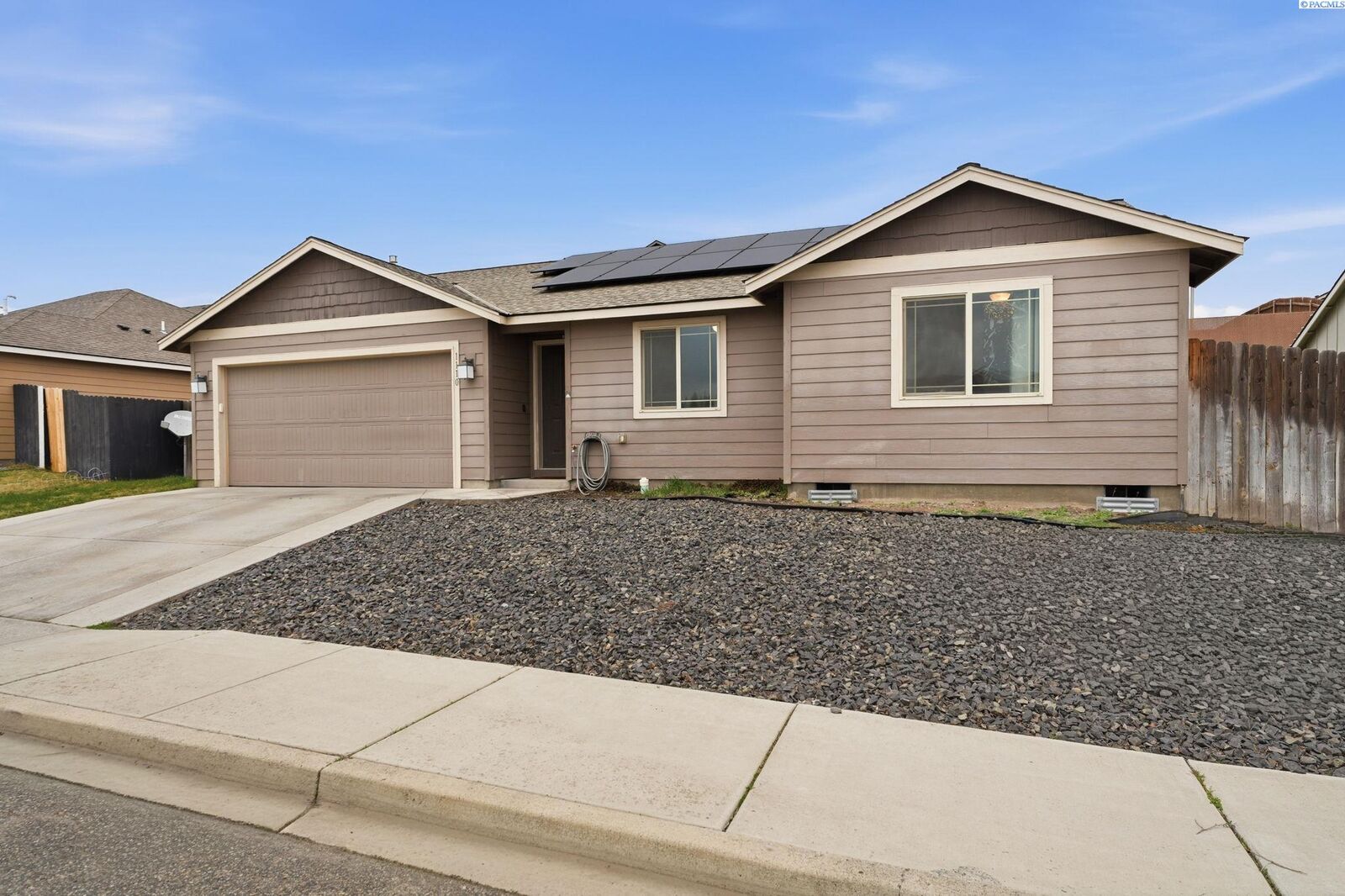 Property Photo:  1110 W Davis  WA 99326 