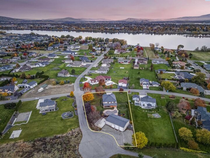 Property Photo: 7515 Sandy Ridge Road WA 99301