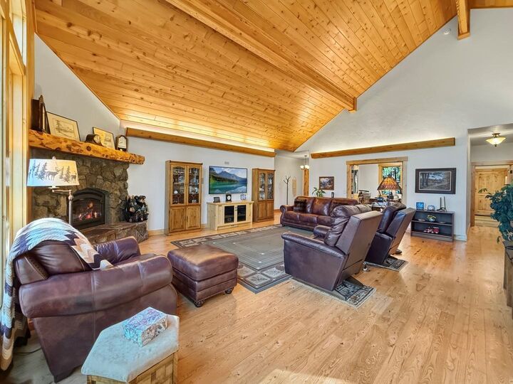 Property Photo: 462 Arrowleaf Road CA 96122