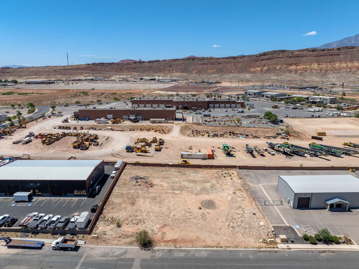 Property Photo:  425 Commerce St  UT 84737 