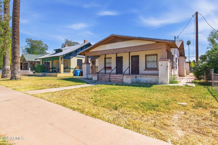 Property Photo:  1333 W Woodland Avenue  AZ 85007 