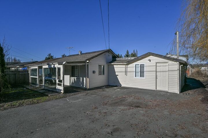 12729 114A Avenue — photo 1