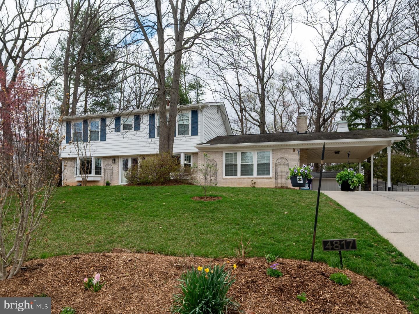 Property Photo: 4817 Dodson Drive VA 22003