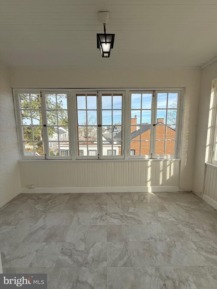 Property Photo:  702 Prince Edward Street 5  VA 22401 