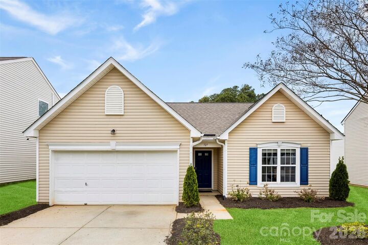 Property Photo: 727 Almora Drive NC 28216