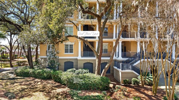 Property Photo: 4254 Faber Place Drive Unit 3202 SC 29405