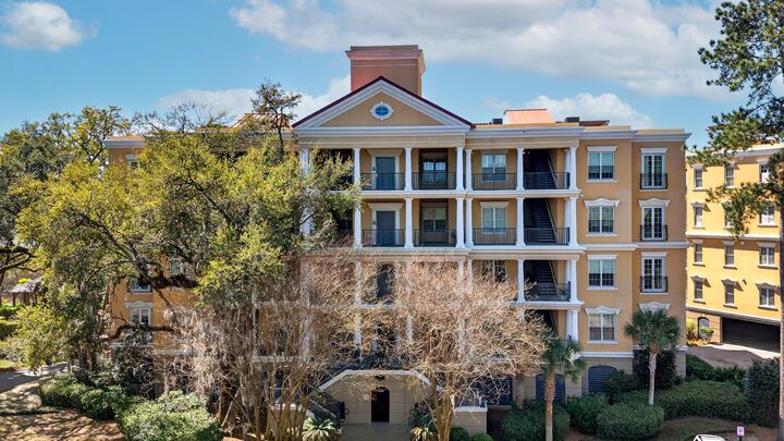 Property Photo:  4254 Faber Place Drive Unit 3202  SC 29405 