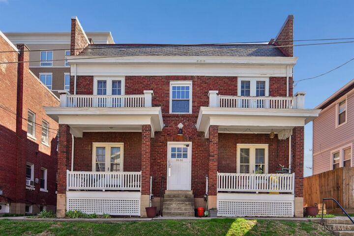 Property Photo:  3636 Besuden Court  OH 45208 