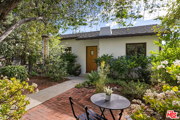 Property Photo:  1506 Linda Rosa Ave  CA 90041 