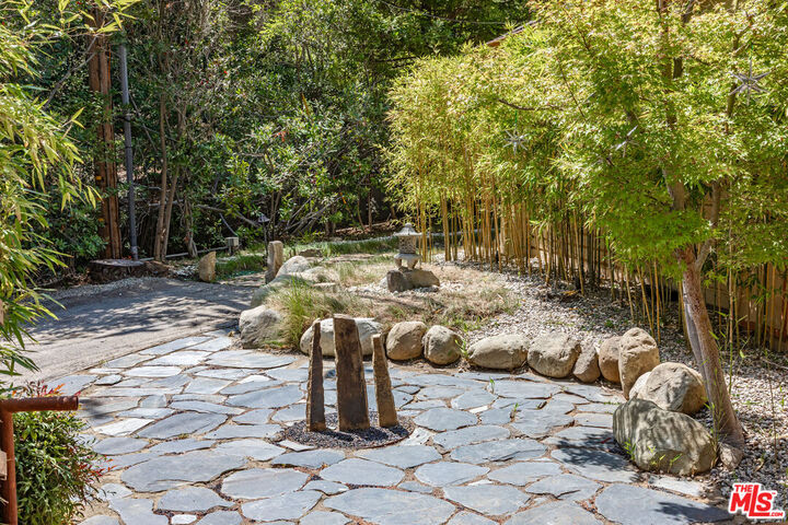 Property Photo:  1064 Meadows End Dr  CA 91302 