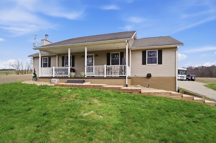 Property Photo:  4190 Township Road 143 NE  OH 43783 