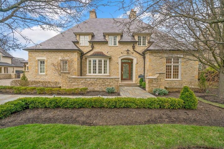 Property Photo: 2528 Onandaga Drive OH 43221