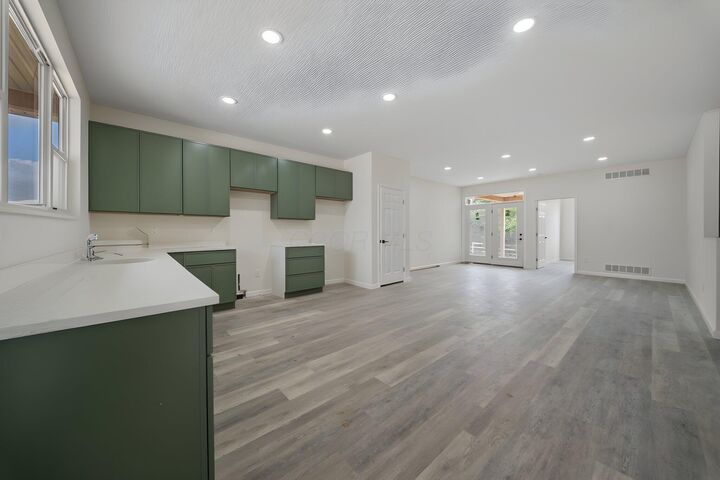 Property Photo: 1551 Metcalfe Avenue OH 43207