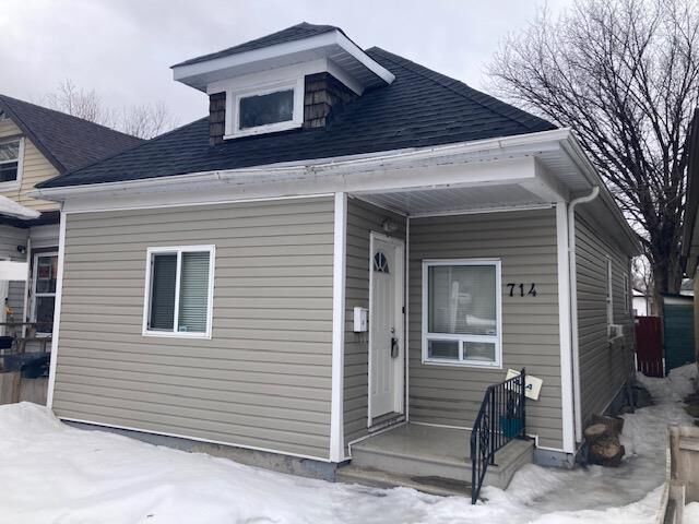 Property Photo:  714 College Avenue  MB R2W 1N5 
