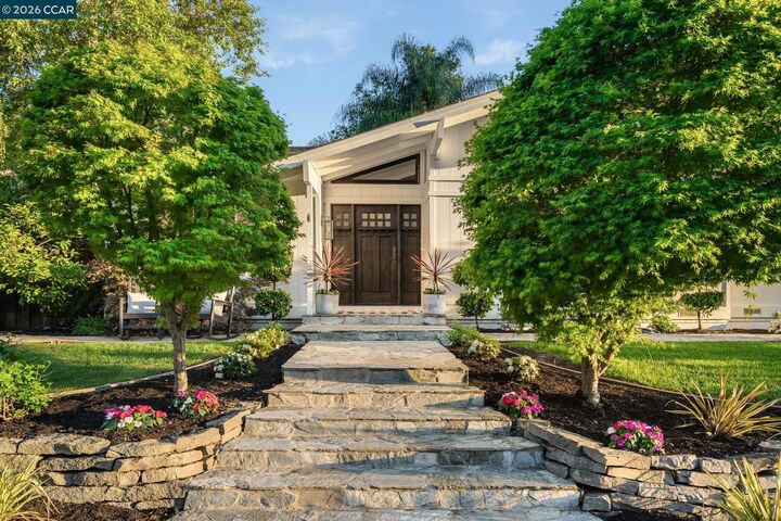 Property Photo:  835 Richard Ln  CA 94526 