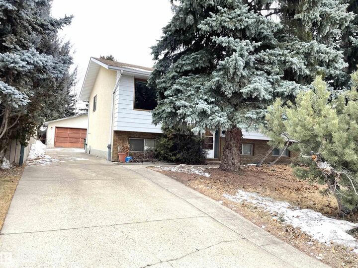 6808 11 Avenue NW — photo 1