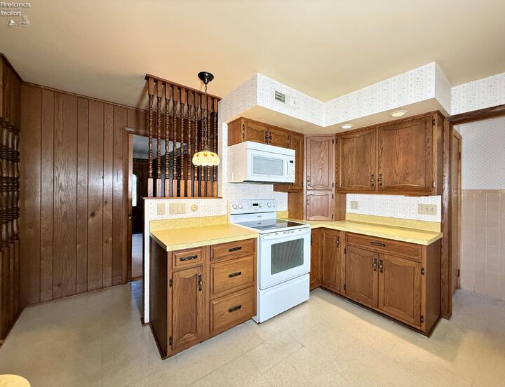 Property Photo:  96 Lindsay Avenue  OH 44883 