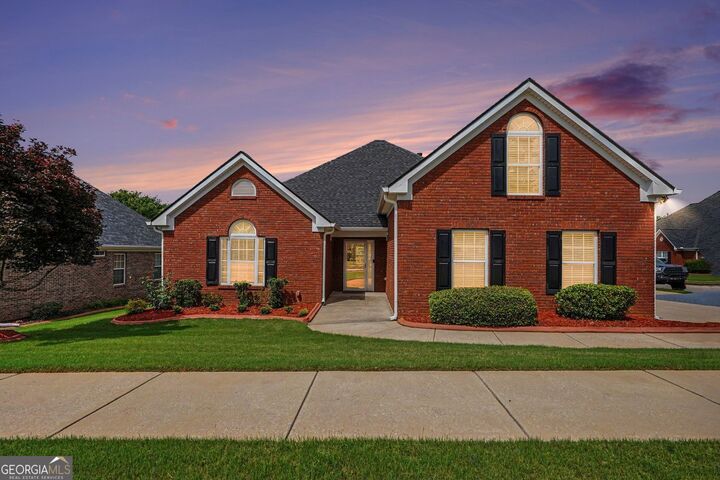 Property Photo: 401 Gracious Way GA 30253