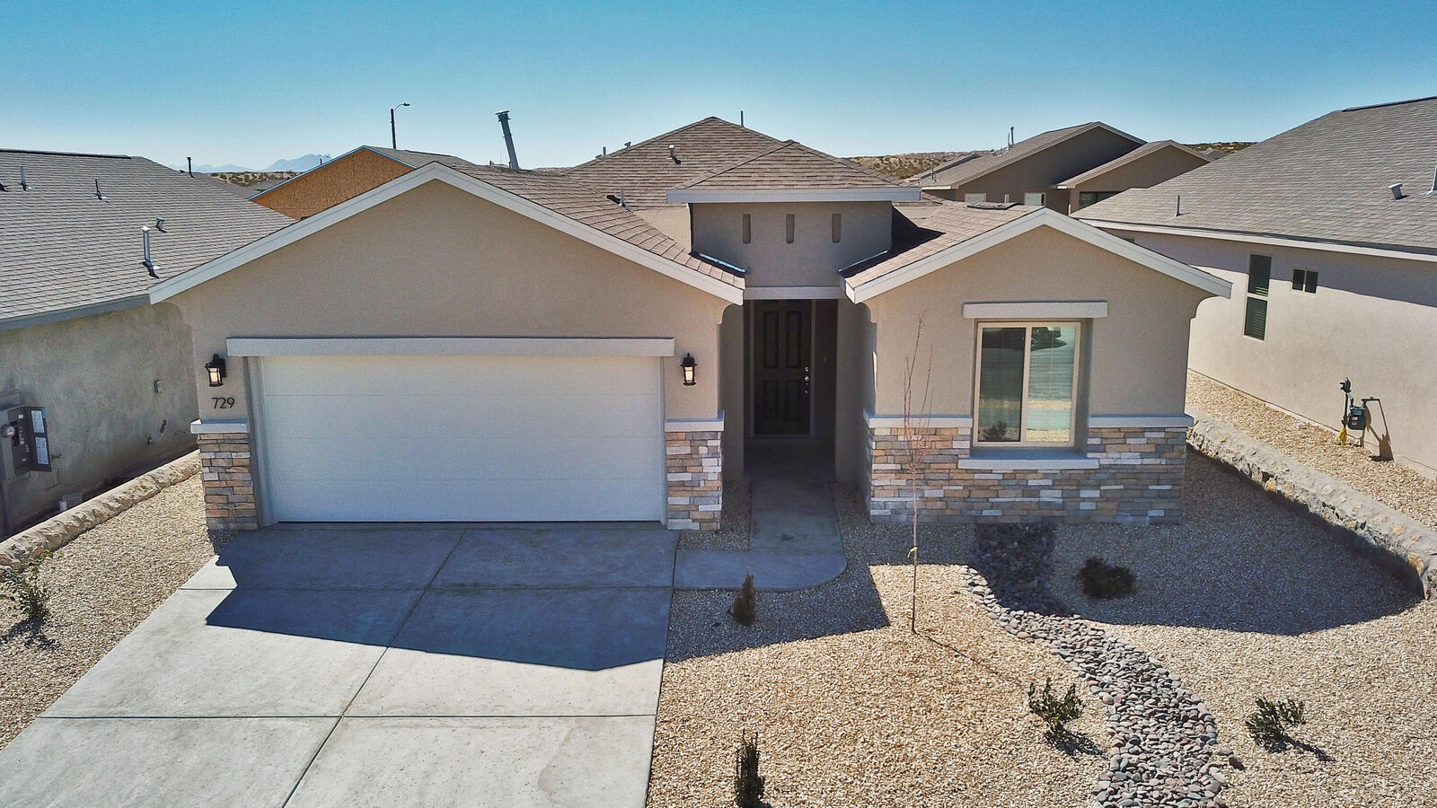 Property Photo:  729 W Calle Escondida  NM 88008 