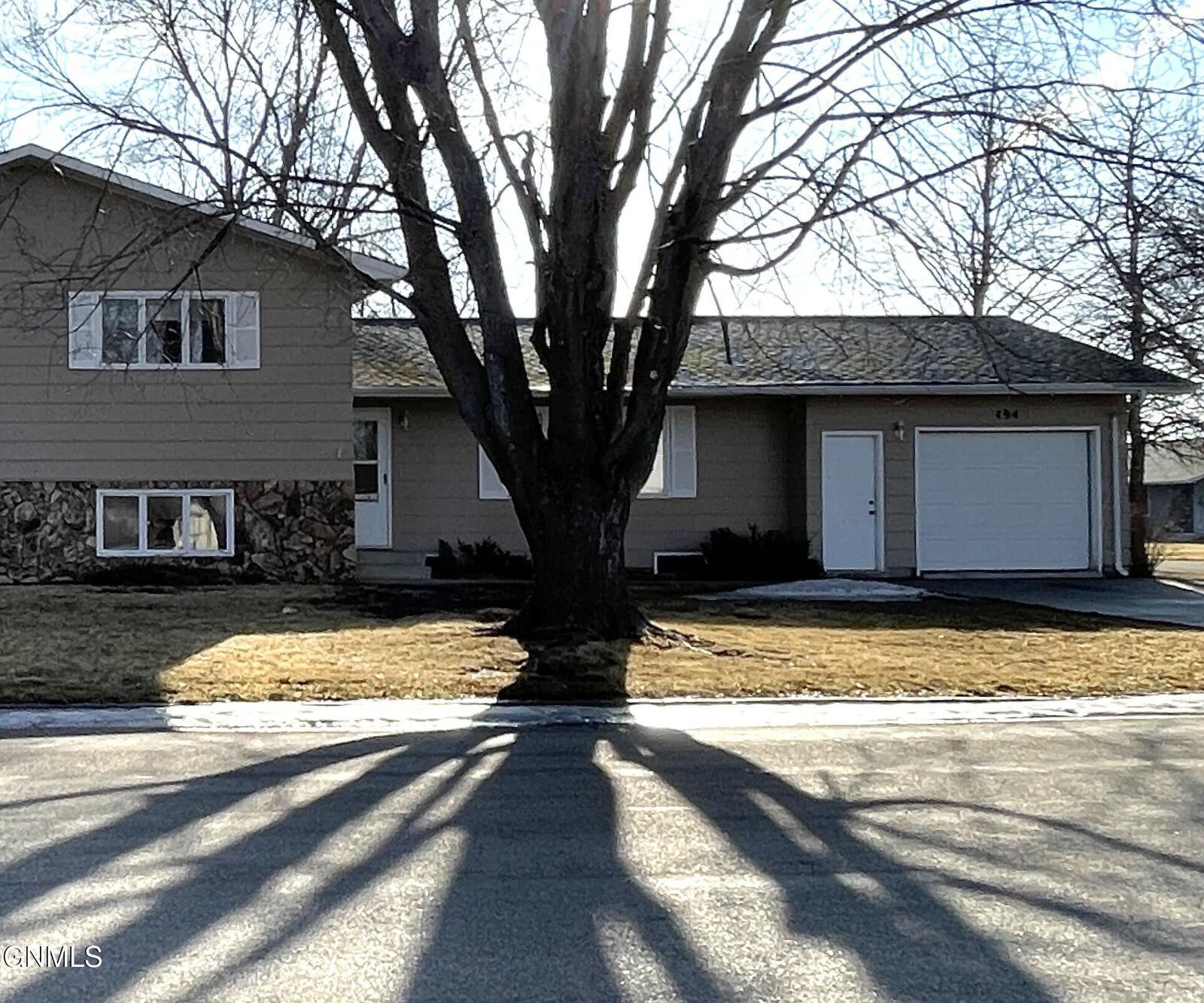 Property Photo:  494 Joal Drive  ND 58421 