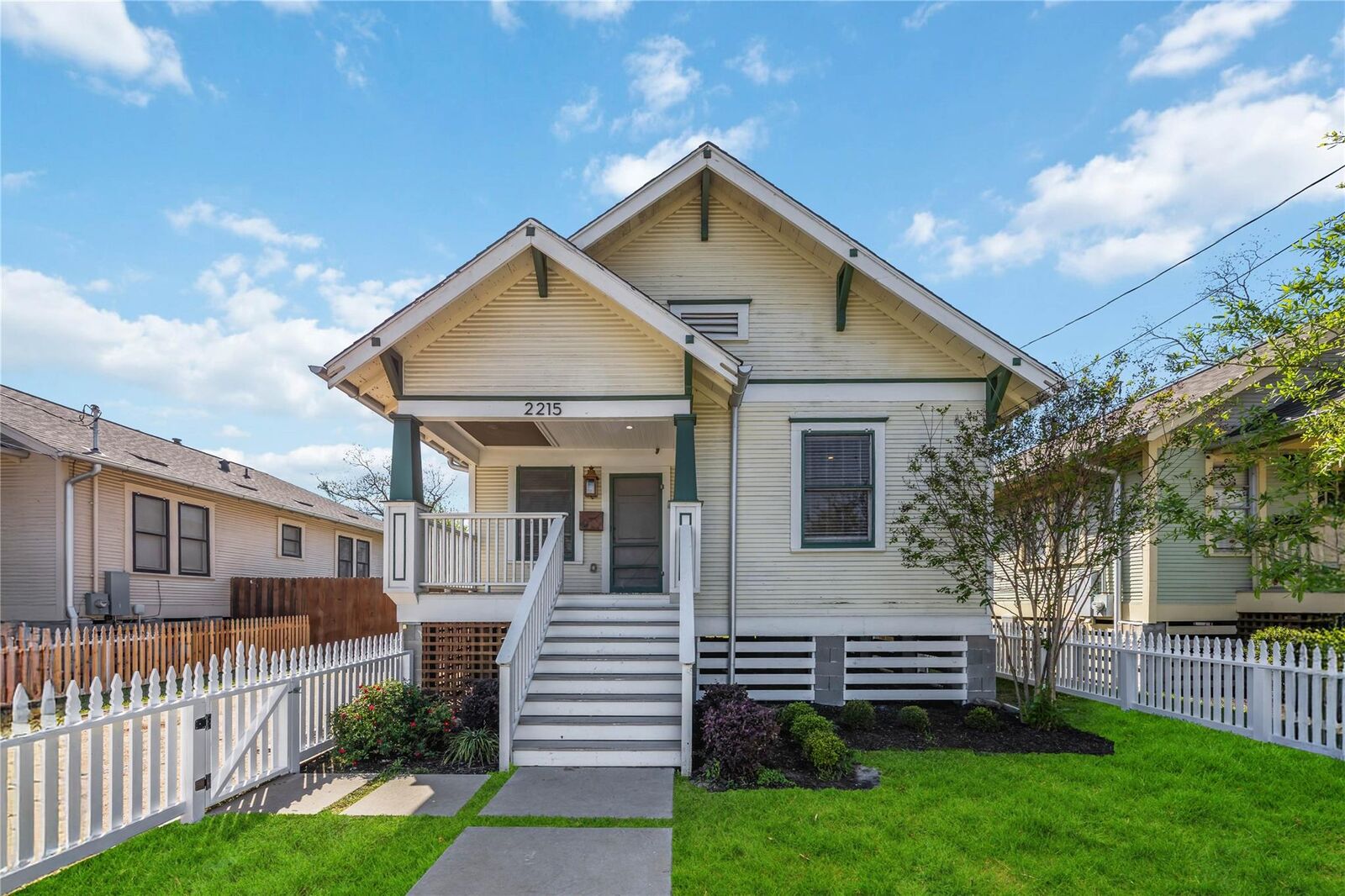 Property Photo:  2215 Gregg Street  TX 77026 