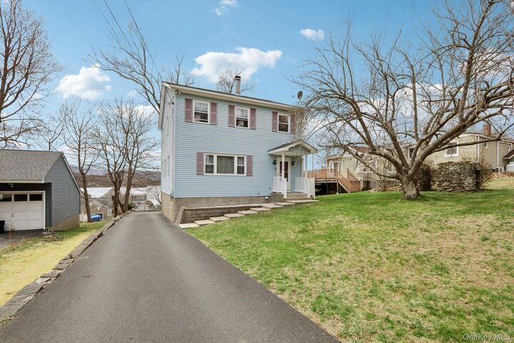 Property Photo:  335 Oak Drive  NY 12553 