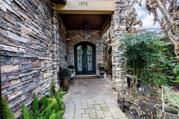 Property Photo: 1570 Palmer Avenue FL 32789