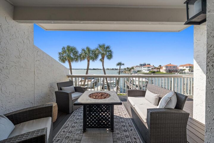 Property Photo:  165 Marina Del Rey Court  FL 33767 