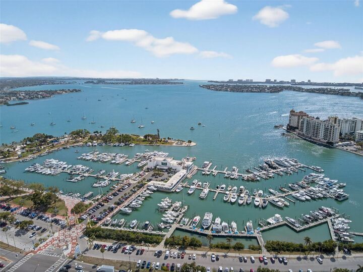 Property Photo:  1111 N Gulfstream Avenue 16D  FL 34236 