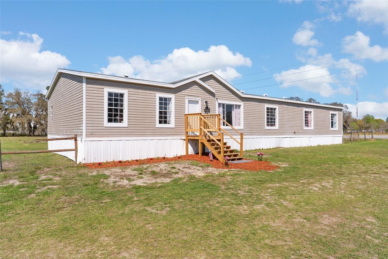 Property Photo:  8155 SE 121st Place  FL 34420 