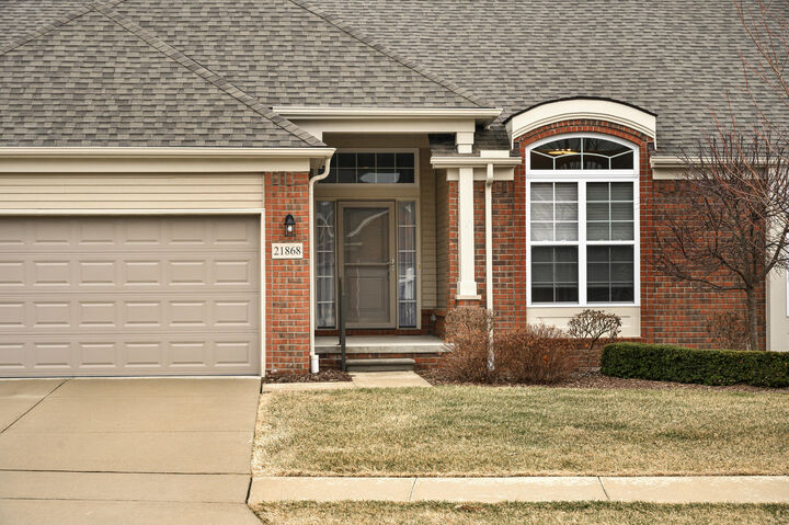 Property Photo:  21868 Kensett Drive  MI 48042 