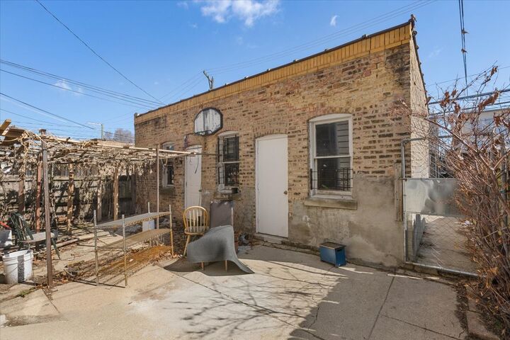 Property Photo: 6319 N Claremont Avenue IL 60659