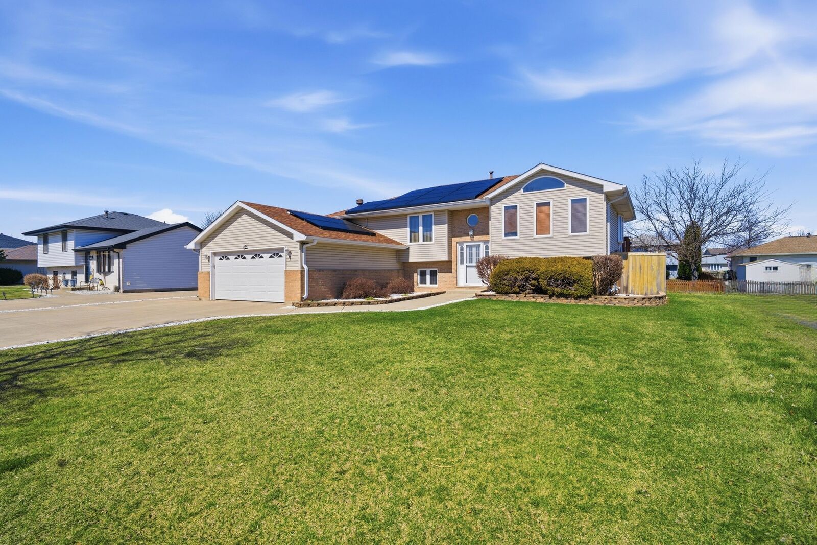 Property Photo:  6907 Manchester Drive  IL 60586 