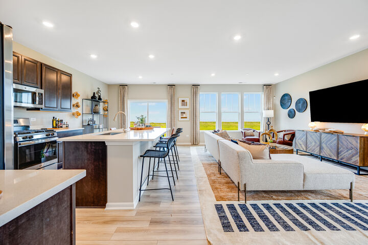 Property Photo:  810 Lindsay Lane  IL 60118 