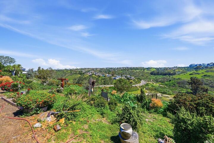 Property Photo:  1355 Rainbow Ridge Lane  CA 92024 