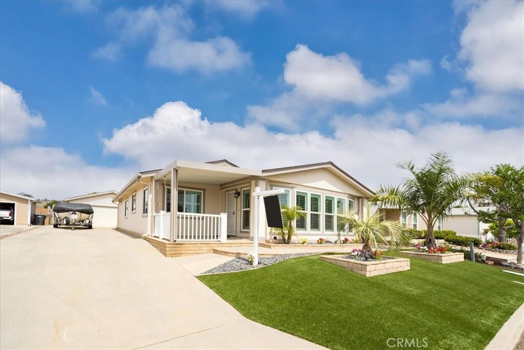 Property Photo:  29150 Calle Cisne  CA 92563 