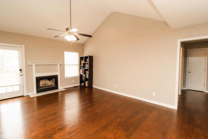 Property Photo:  524 Barney Ln  TN 37042 