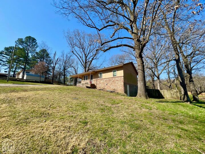 Property Photo:  1815 N Bryant Street  AR 72455 