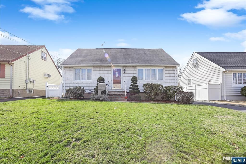 Property Photo:  340 Kipp  NJ 07407 