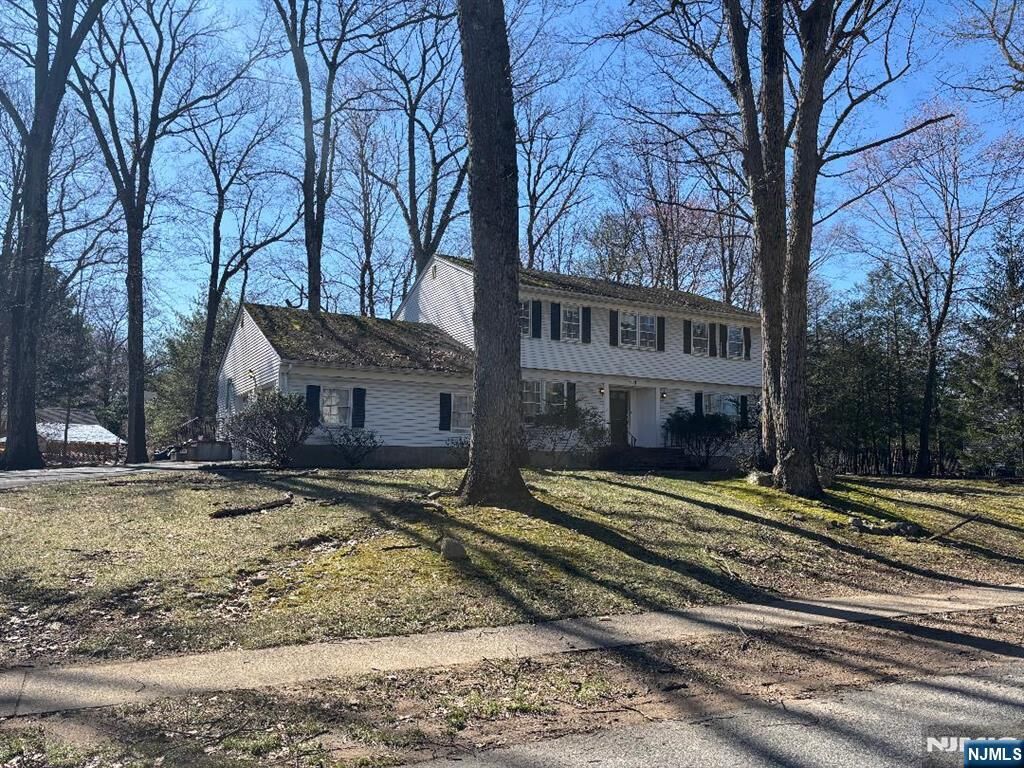 Property Photo:  225 Navajo Drive  NJ 07481 