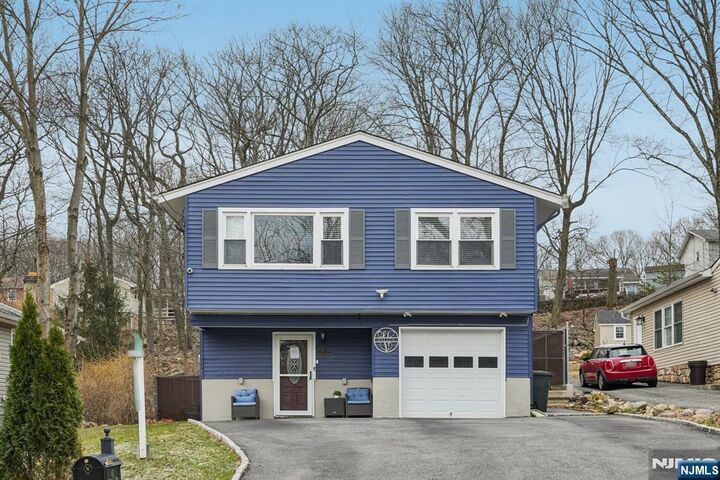 Property Photo:  47 Cherokee Avenue  NJ 07866 