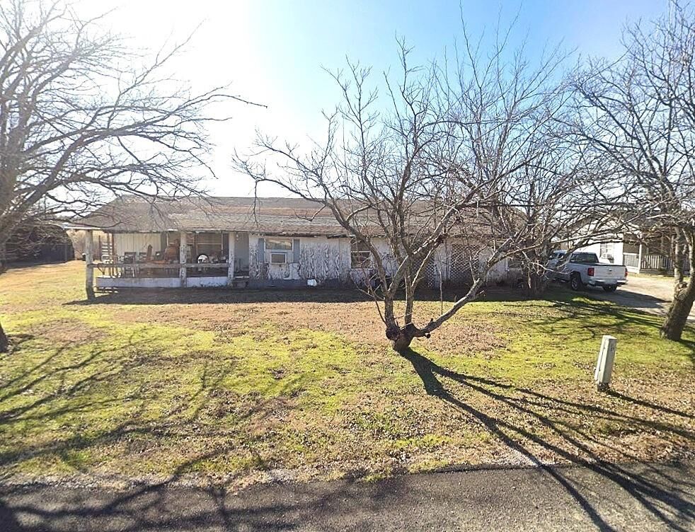 Property Photo:  260 Worth Court  TX 76065 