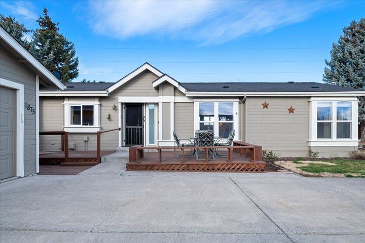 Property Photo: 1875 NE 6th Street OR 97756